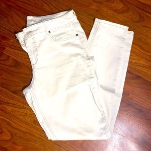 Maurices skinny legged jeggings, size large.